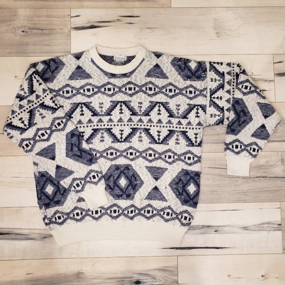 Vintage Blue and White Geometric Sweater - Picture 4 of 16
